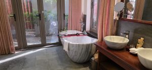 "vaja keindl-vijetnam-resort"