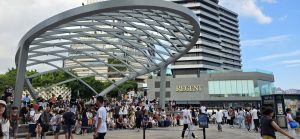 "Hong Kong modern architecture phtographed by Vanja Keindl"
